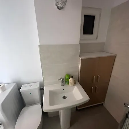 Appartement Apartament Recent Mobilat Si Renovat Bd Grivitei Braşov